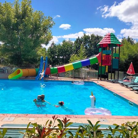 Camping Fontaine Du Roc Pensionat Devillac Exteriör bild