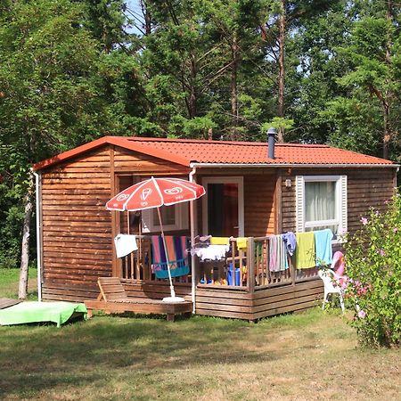 Camping Fontaine Du Roc Pensionat Devillac Exteriör bild