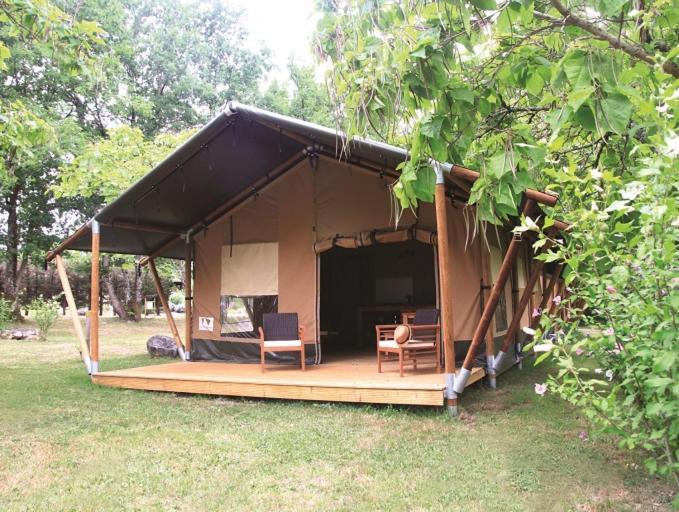 Camping Fontaine Du Roc Pensionat Devillac Exteriör bild