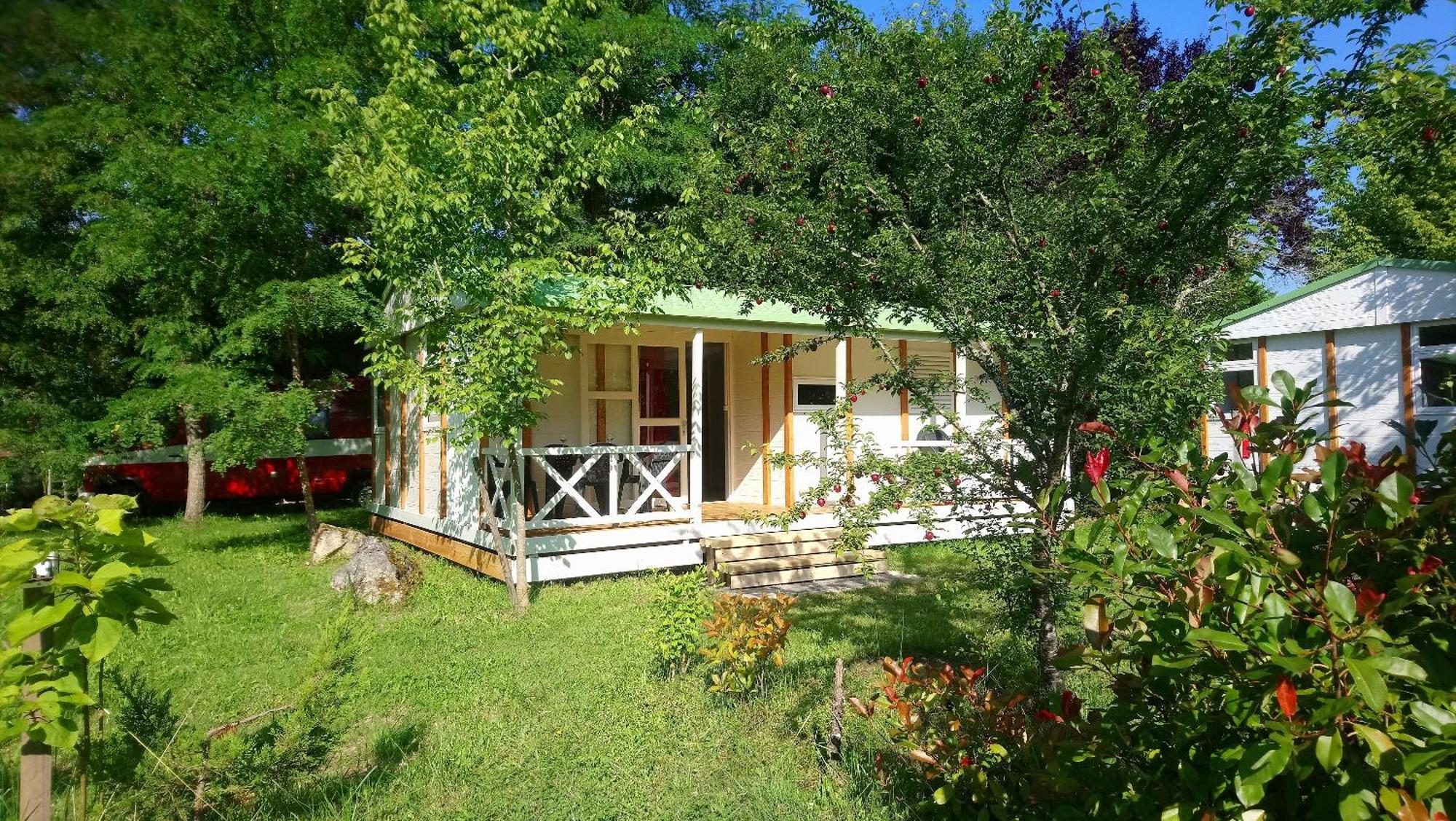 Camping Fontaine Du Roc Pensionat Devillac Exteriör bild