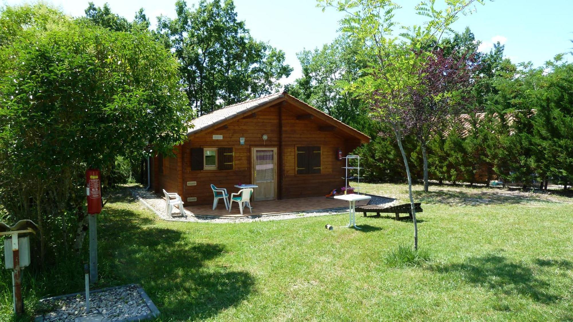 Camping Fontaine Du Roc Pensionat Devillac Rum bild