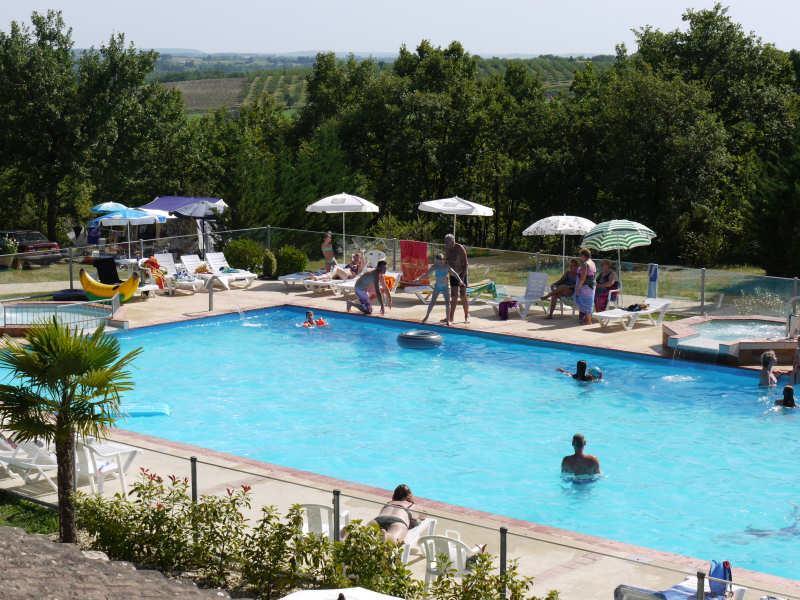Camping Fontaine Du Roc Pensionat Devillac Exteriör bild